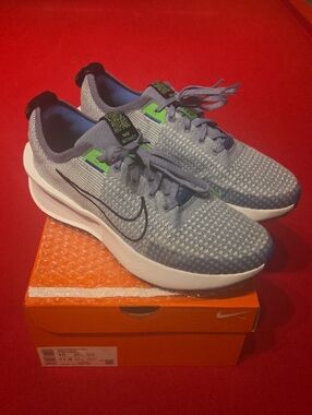 Mens Size 10 Nike Interact Run Running Shoes